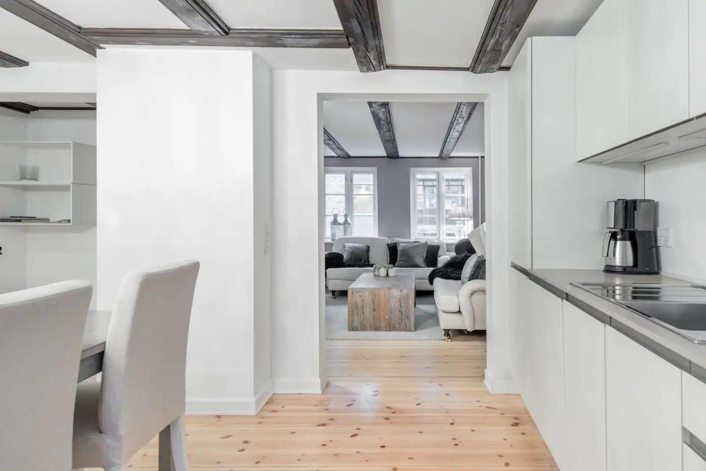Apartment Connected Luxury In Historical Townhouse