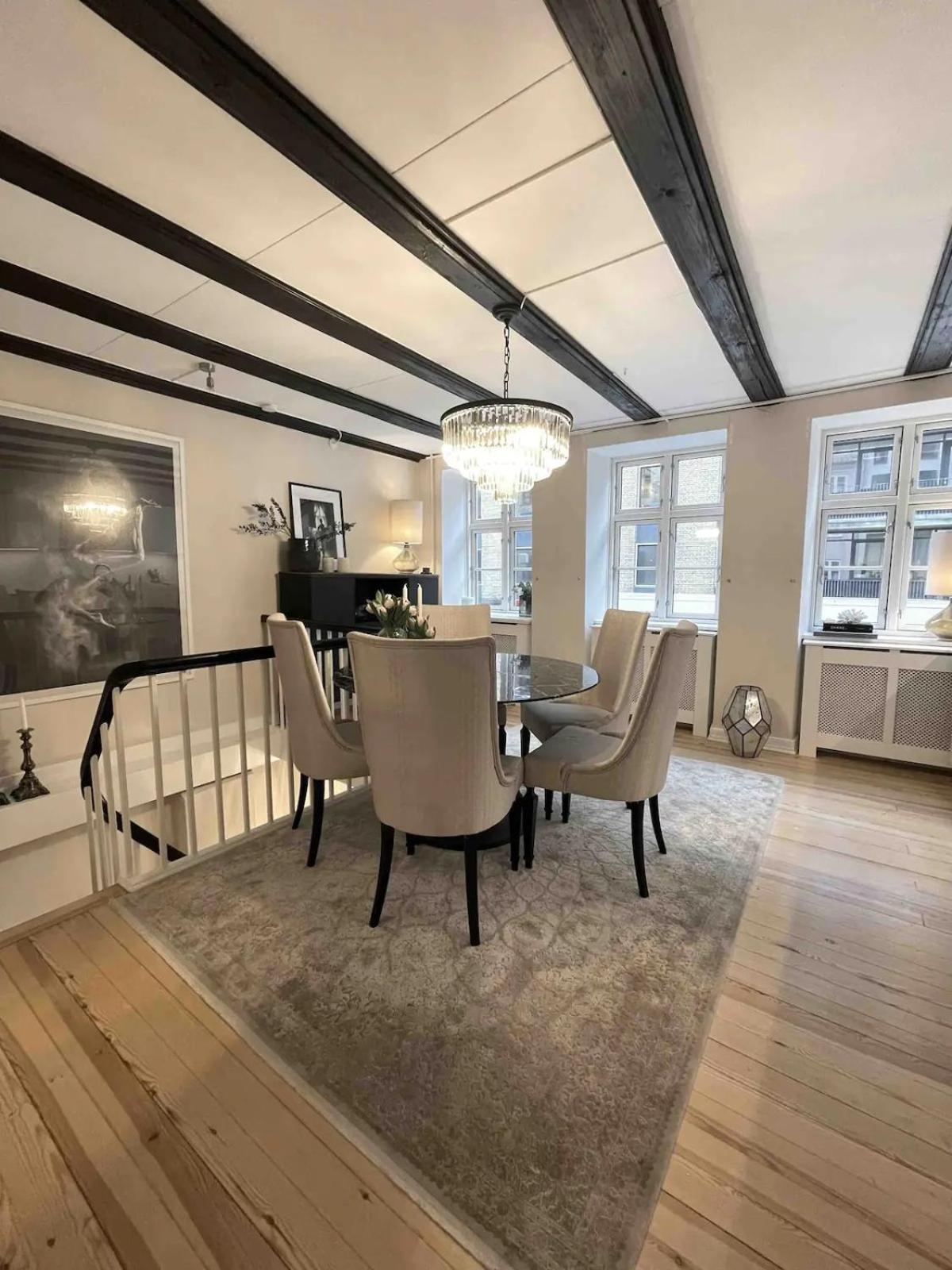Connected Luxury In Historical Townhouse Kopenhagen
