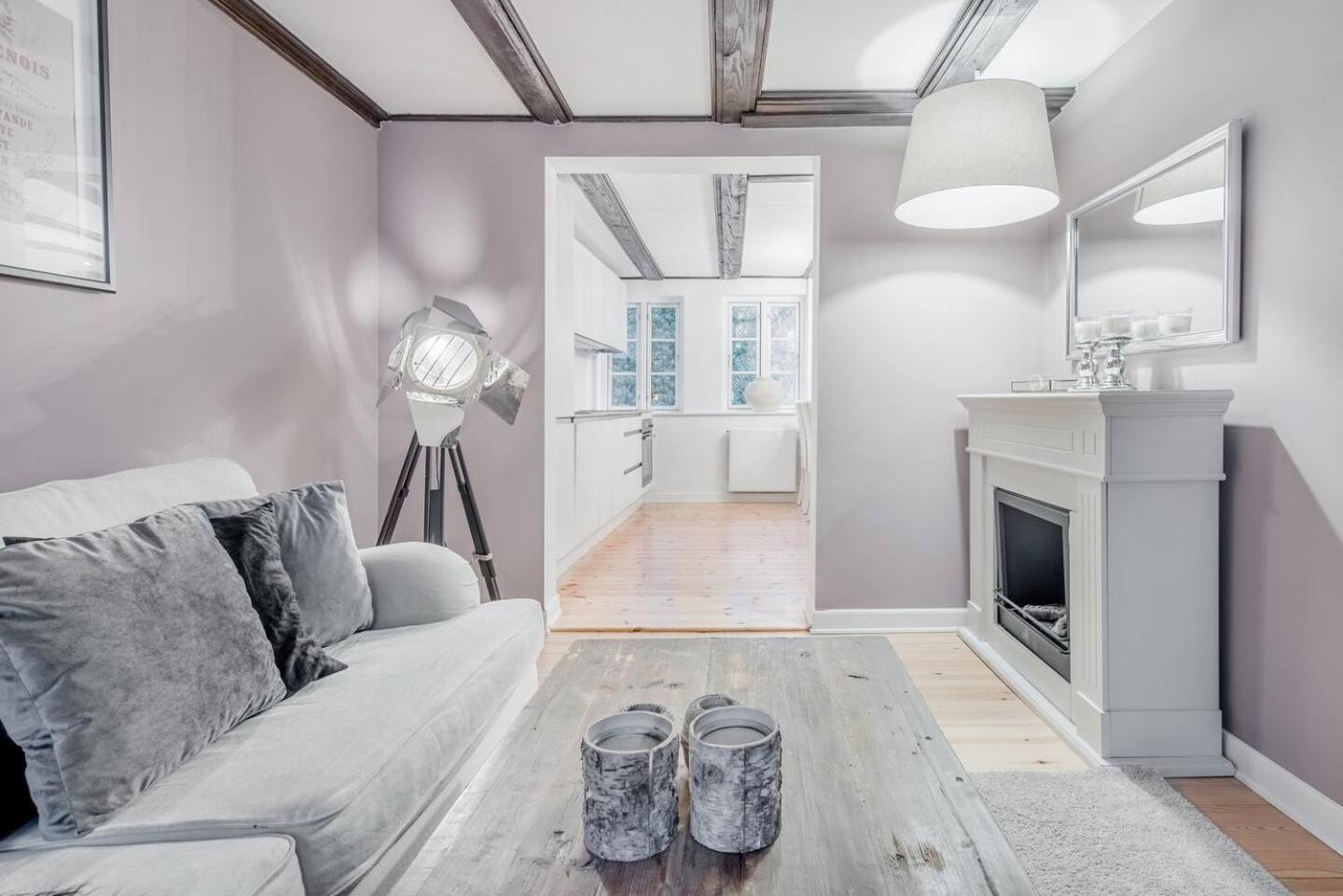 Connected Luxury In Historical Townhouse Appartement